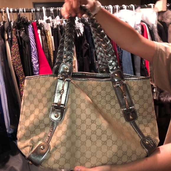 Gucci Handbags - gucci bag AUTHENTIC Gucci Handbags - gucci bag AUTHENTIC